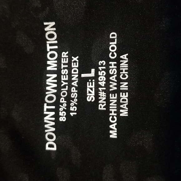 Women's Black Patterned Leggings - Picture 3 of 5